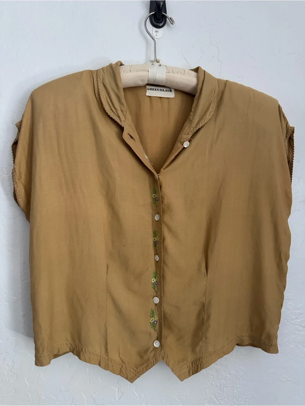 $5 CLOSET CLOSING Vintage 80s 90s Tan Blouse Floral Embroidery Cottagecore Top - Picture 1 of 10